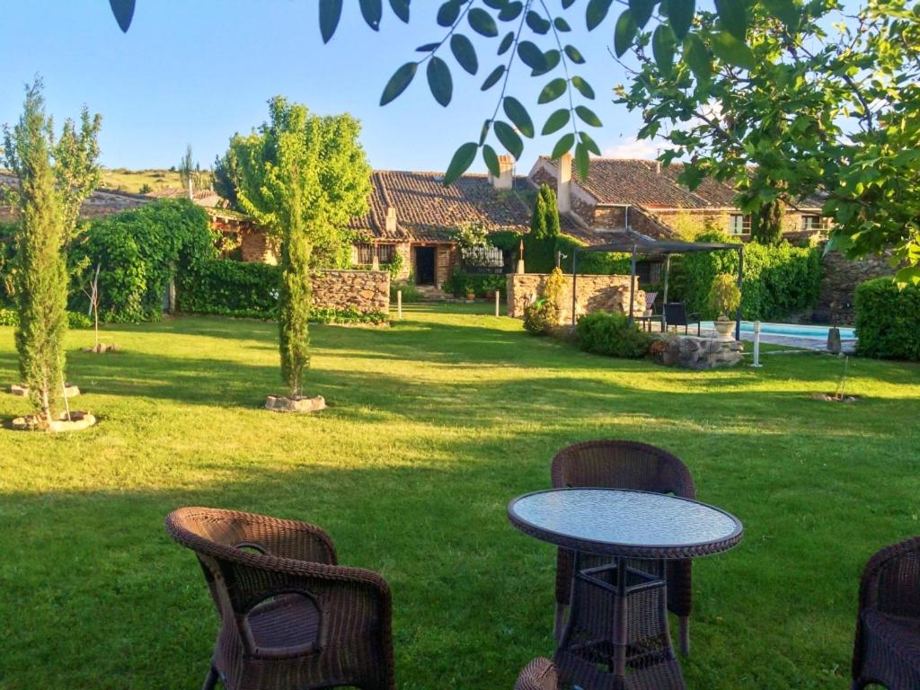 5 bedrooms villa with private pool and enclosed garden at Domingo Garcia photo 3