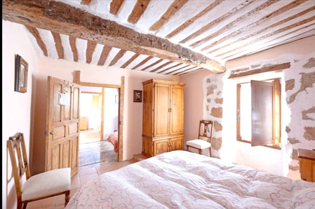 6 bedrooms house with wifi at Llano de Bureba photo 4