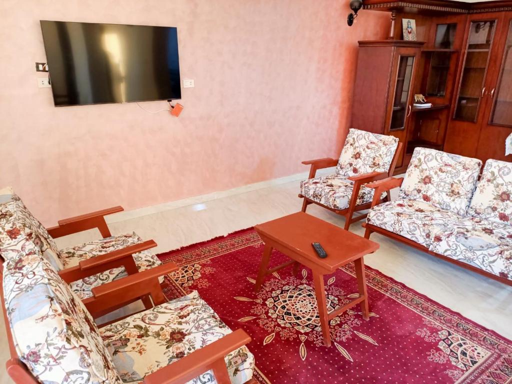 Panoramic Apartment looks over Nile river photo 4