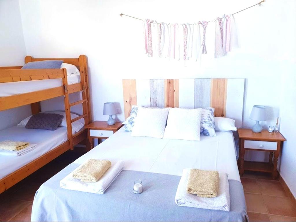 5 bedrooms house with enclosed garden and wifi at Poble Nou 6 km away from the beach photo 1