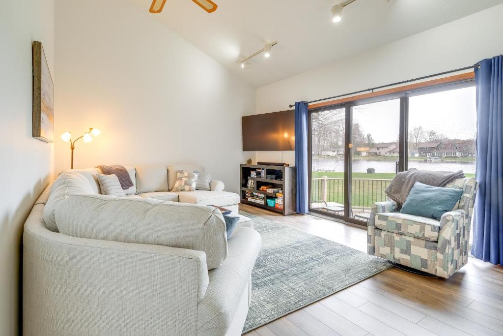 Cadillac Vacation Rental on Lake Mitchell! photo 3