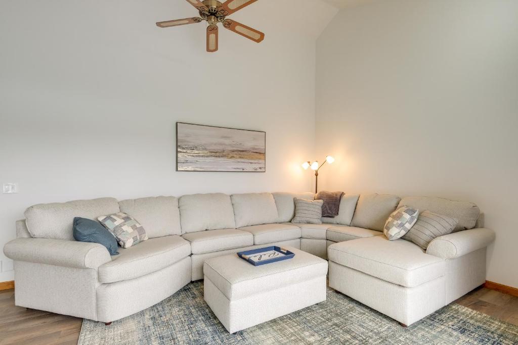 Cadillac Vacation Rental on Lake Mitchell! photo 4