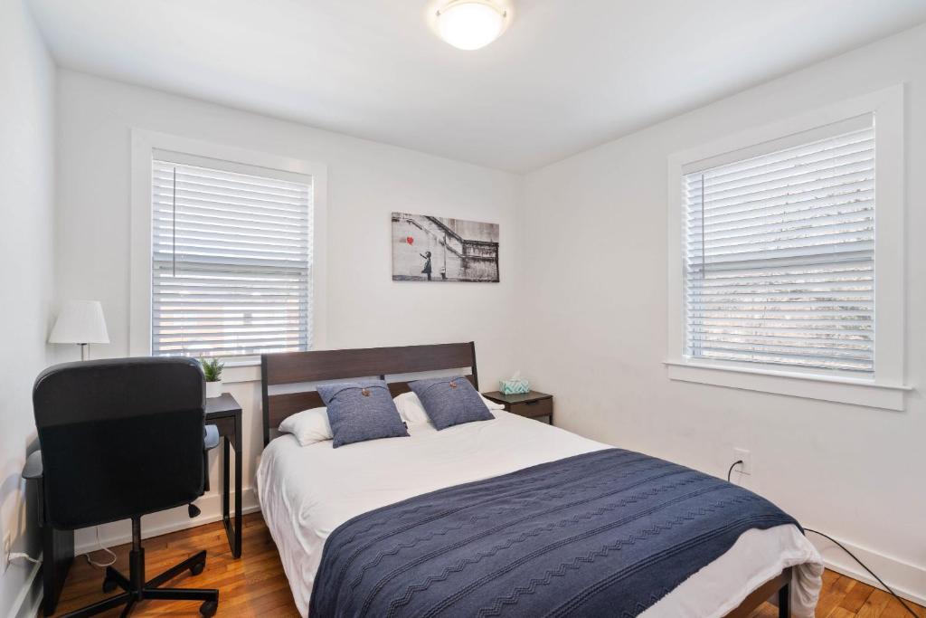 Modern Colonial 3BR 2BA House 5m to DC & DCA, by CozySuites photo 3