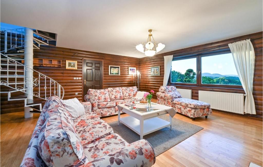 Amazing Home In Gornja Pacetina With Sauna, Wifi And Outdoor Swimming Pool photo 4