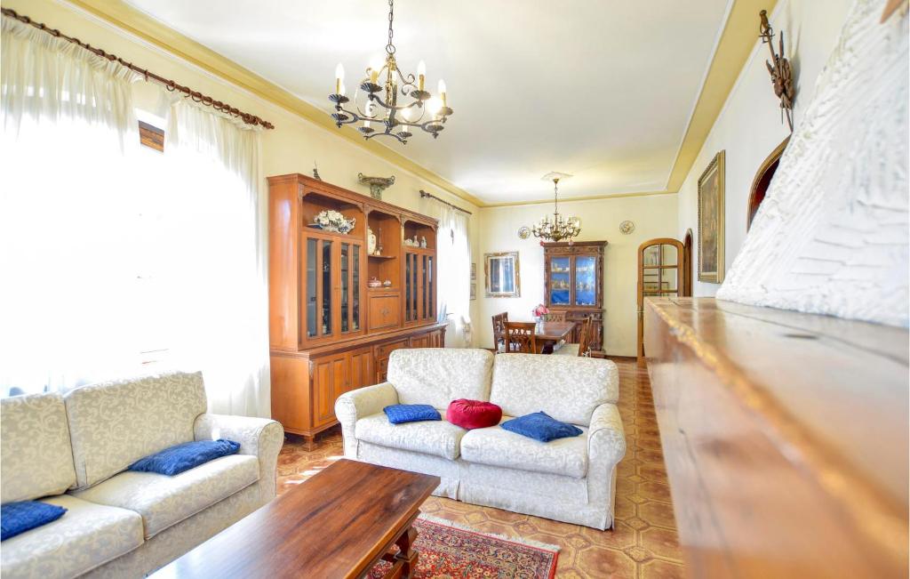 Amazing Home In Viareggio With Wifi And 3 Bedrooms photo 4