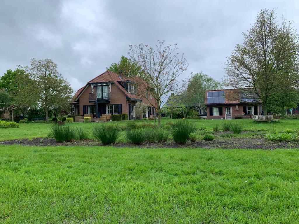Lovely warm Country home photo 2