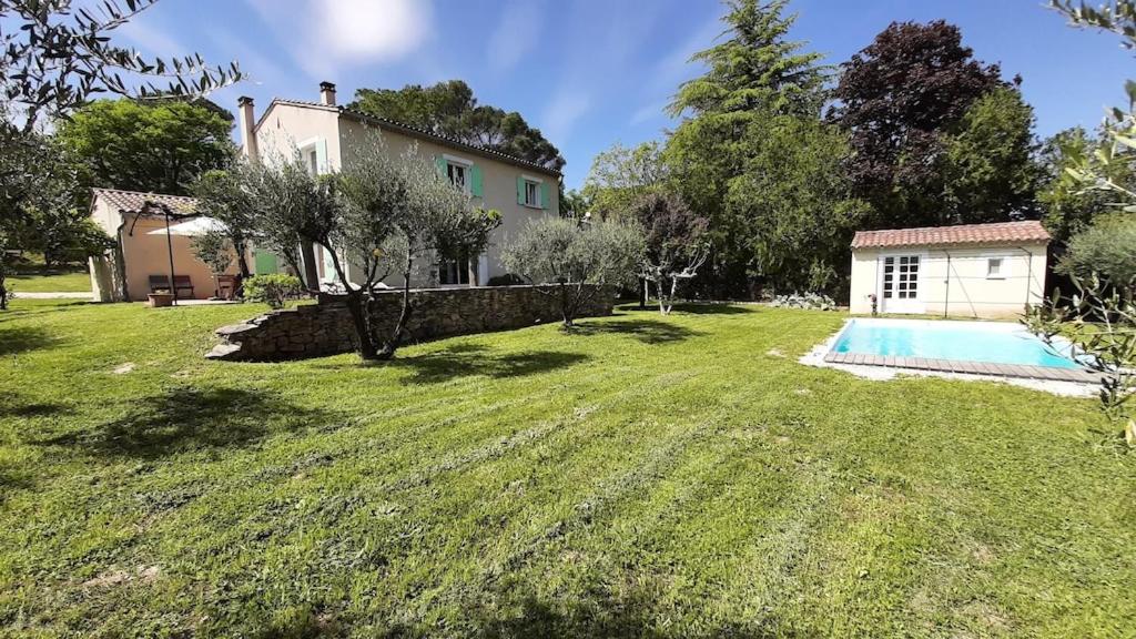 Villa spacieuse avec piscine entre le Pont du Gard, le Pont d'Avignon et le Pont d'Arc photo 3