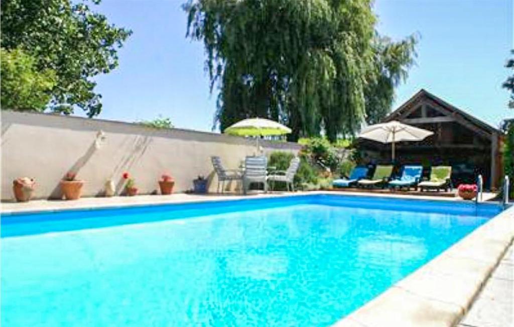 Beautiful Home In Savigny Sous Le Lude With Wifi, Private Swimming Pool And 4 Bedrooms photo 1