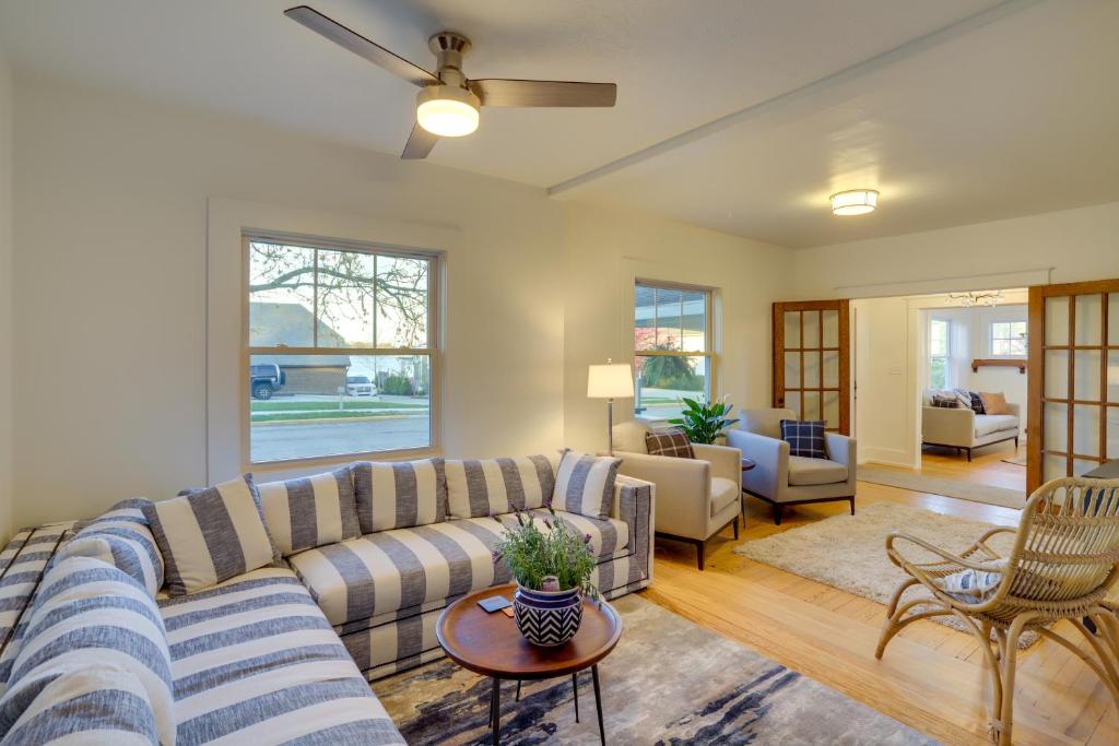 Indiana Vacation Rental - Walk to Syracuse Lake! photo 1