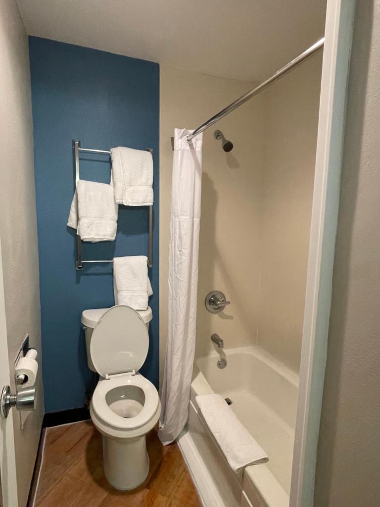 La Quinta by Wyndham Baton Rouge Siegen Lane photo 3