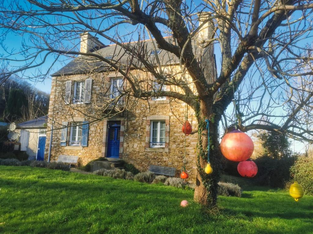 Ker Yaël – Maison familiale avec grand jardin à 5min de la plage Saint Jean du doigt