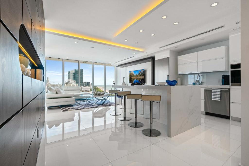 Oceanview Penthouse Condo at Decoplage -PH6 image