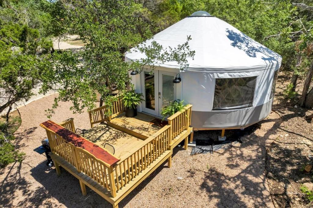Luxury Yurt, Alpacas and llamas near Downtown Wimberley and Wineries photo 3