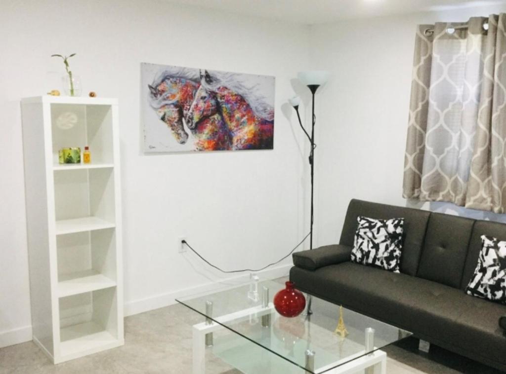 NEW PRIVATE STUDIO MAGIC CITY OF MIAMI, GATED PARKING image
