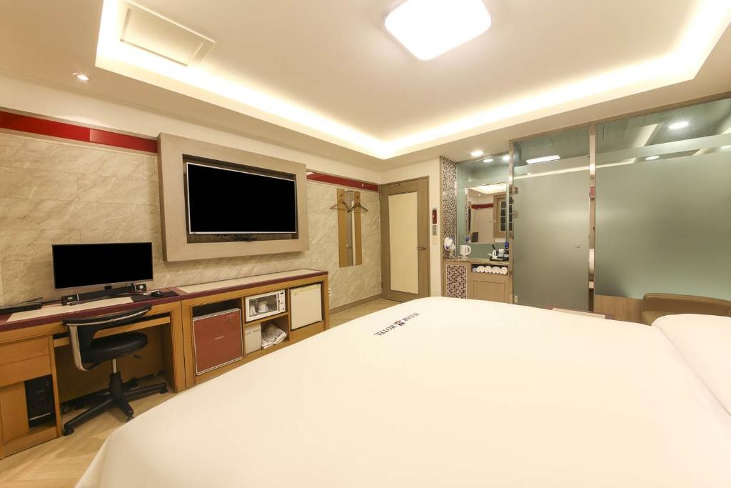 Sugar Hotel Room Type - Double Room