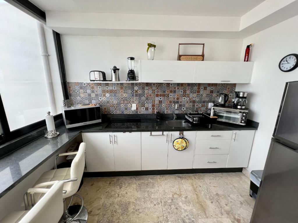 Anah Downtown luxury condo photo 2
