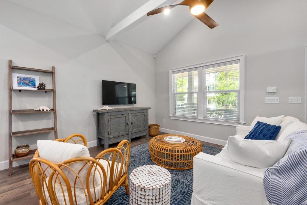 Oneida Charmed - Historic Cottage w Modern Flair photo 2