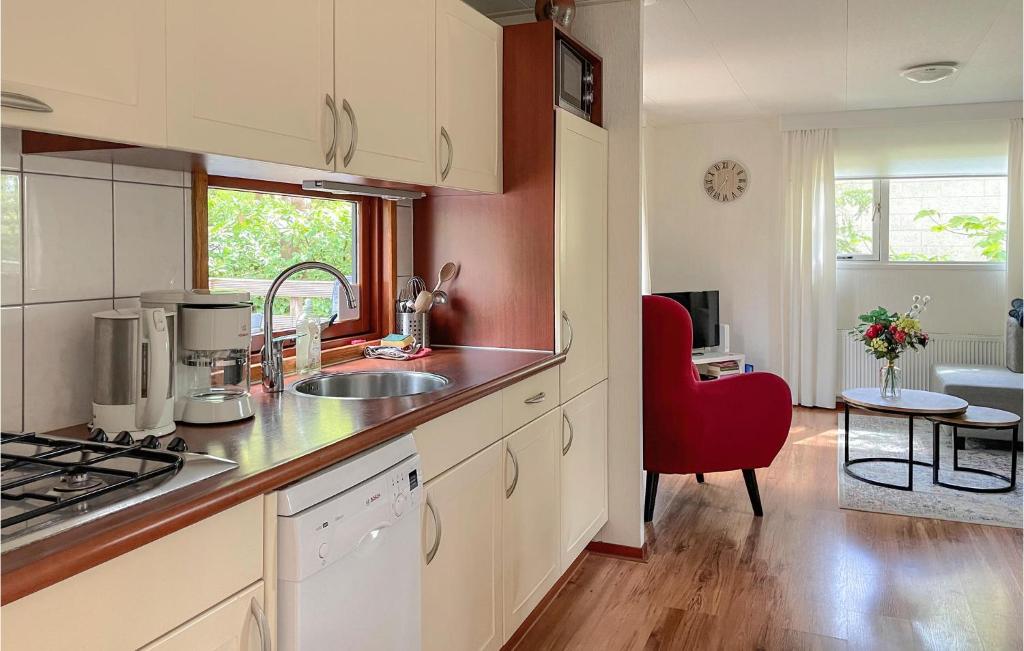 Nice Caravan In Epe With Wifi And 2 Bedrooms photo 3