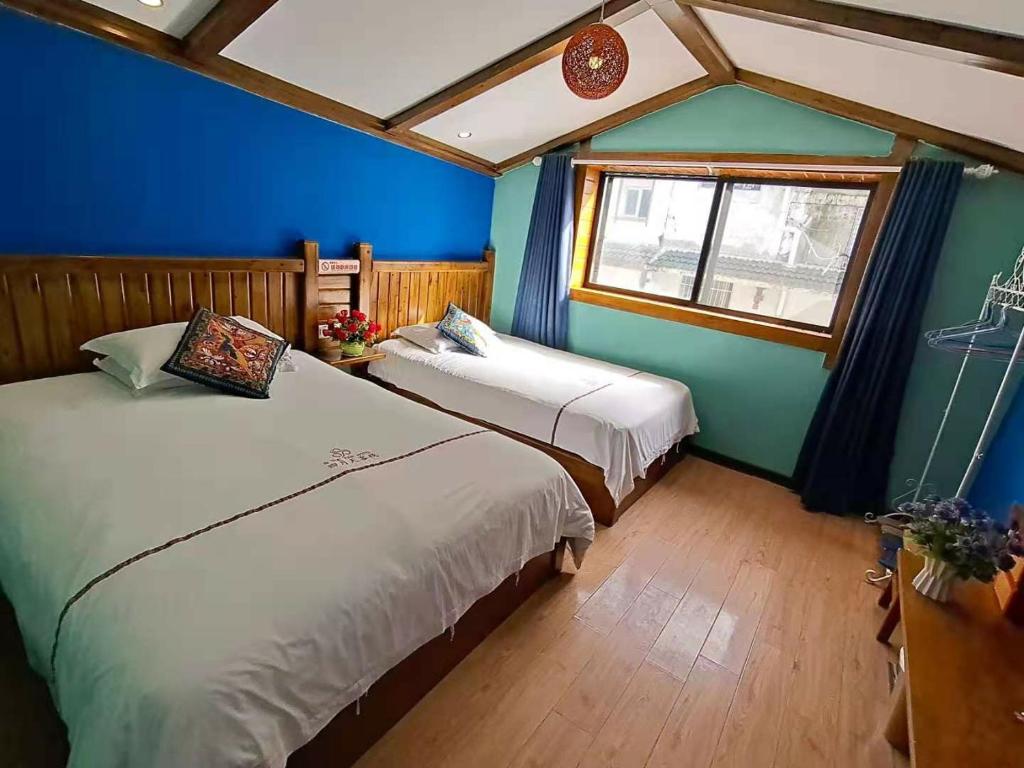 Zhangjiajie April Hostel photo 1