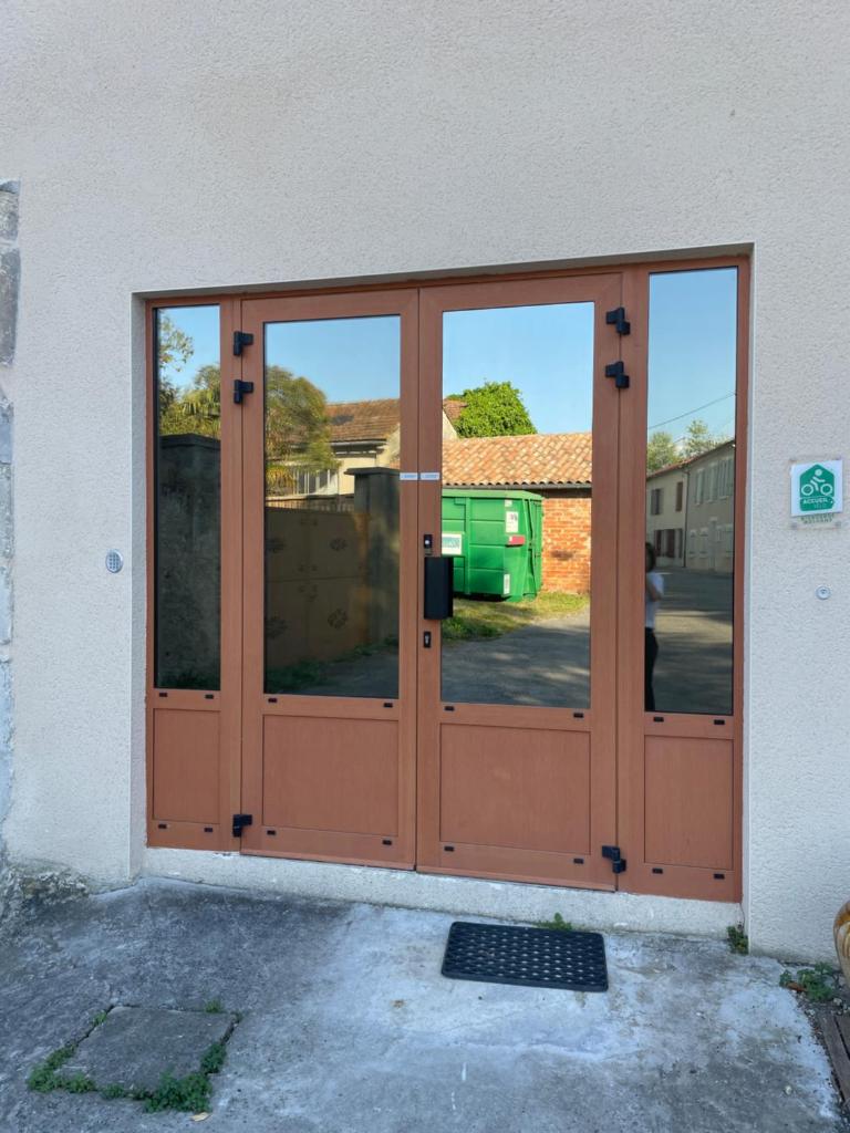 Chez la fille de l éclusier photo 2