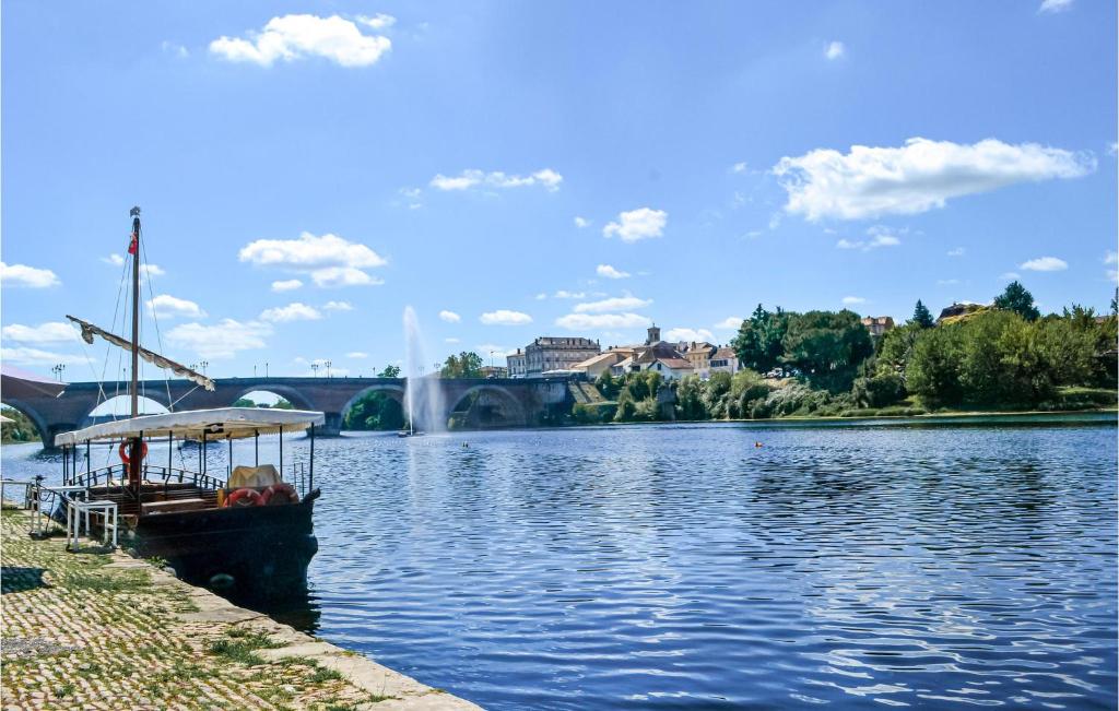 Beautiful Apartment In Bergerac With Wifi And 1 Bedrooms