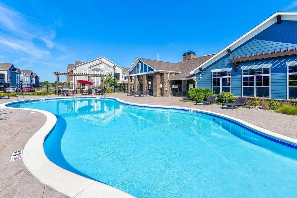 An Exquisite 3 BedroomTownhome in Zionsville image