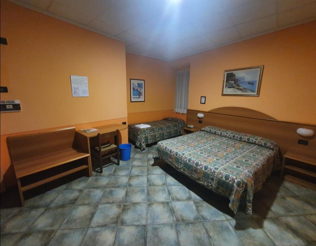 Hotel Azalea photo 2