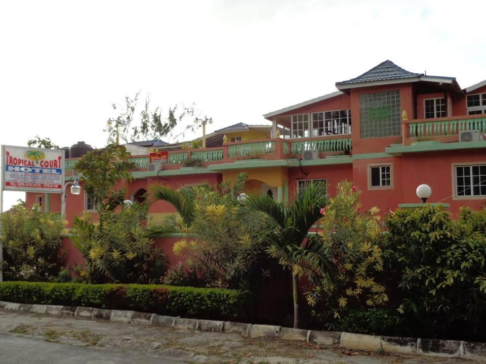 Tropical Court Hotel photo 1