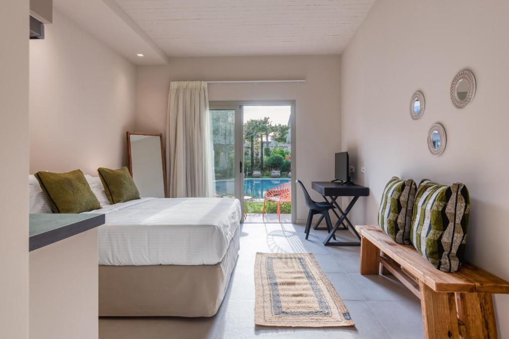 Saronis Suites photo 4