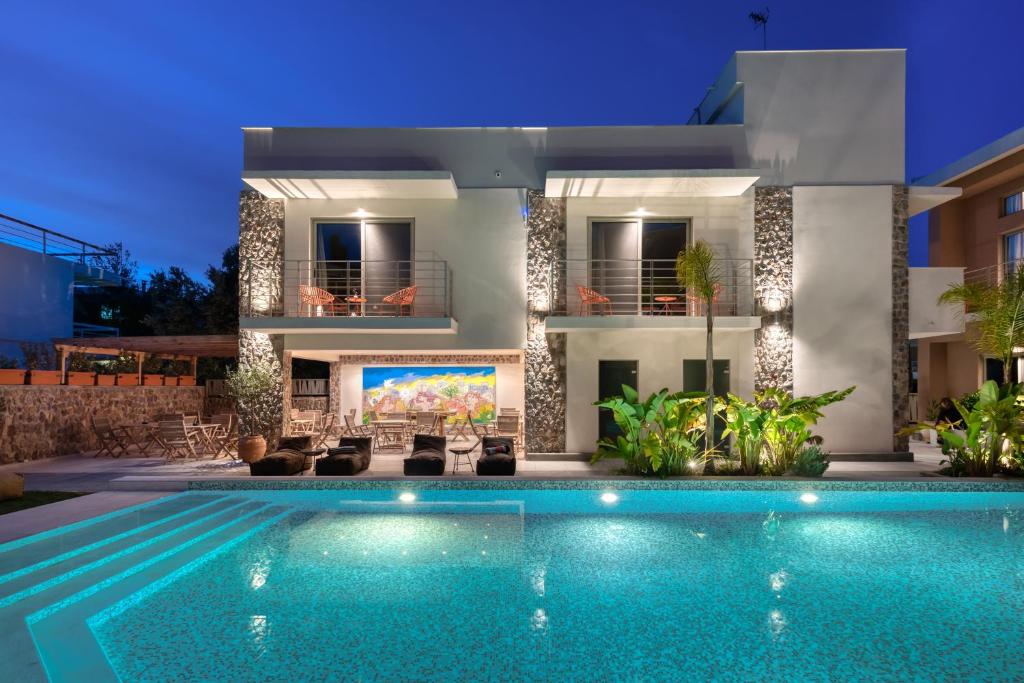 Saronis Suites