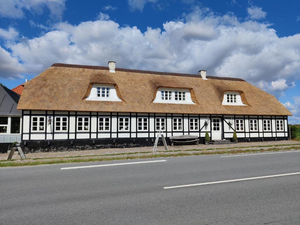 Hotel Aarslev Kro photo 3