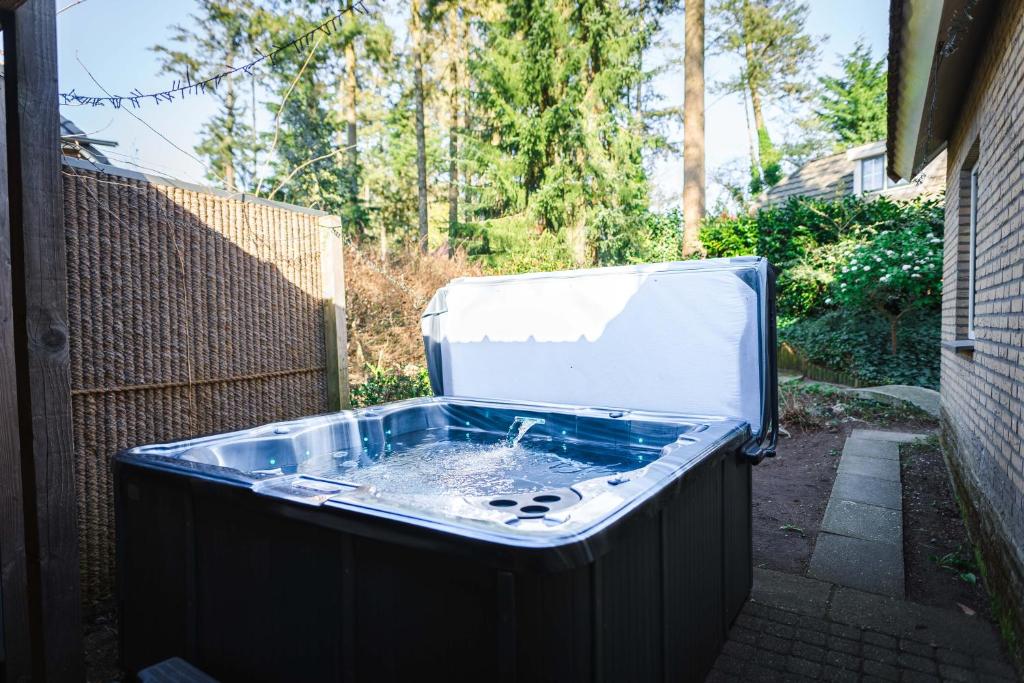 Luxe vakantiehuis in het bos met jacuzzi en sauna photo 2