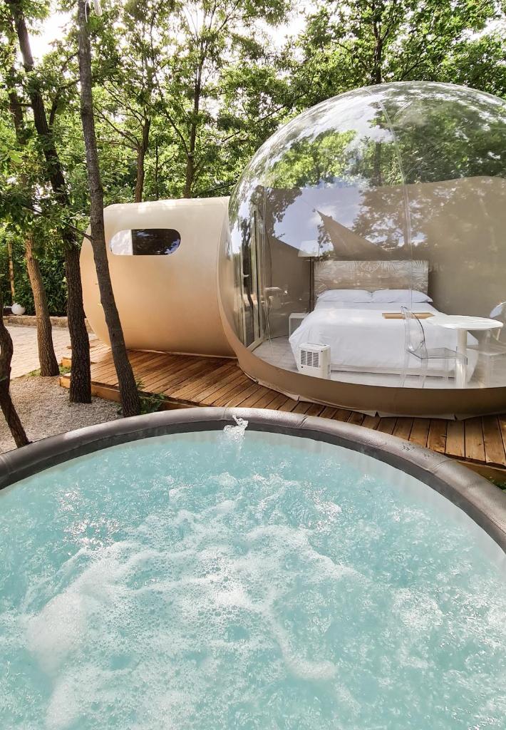Atmosfera Bubble Glamping