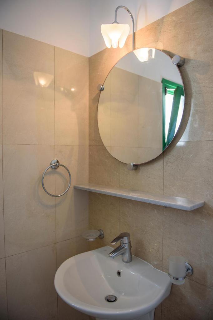Yperia Hotel photo 1