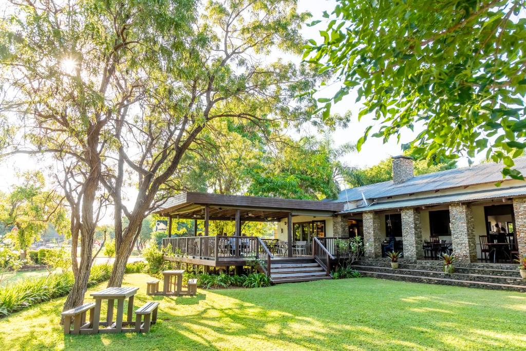 Hamiltons Lodge & Restaurant photo 1