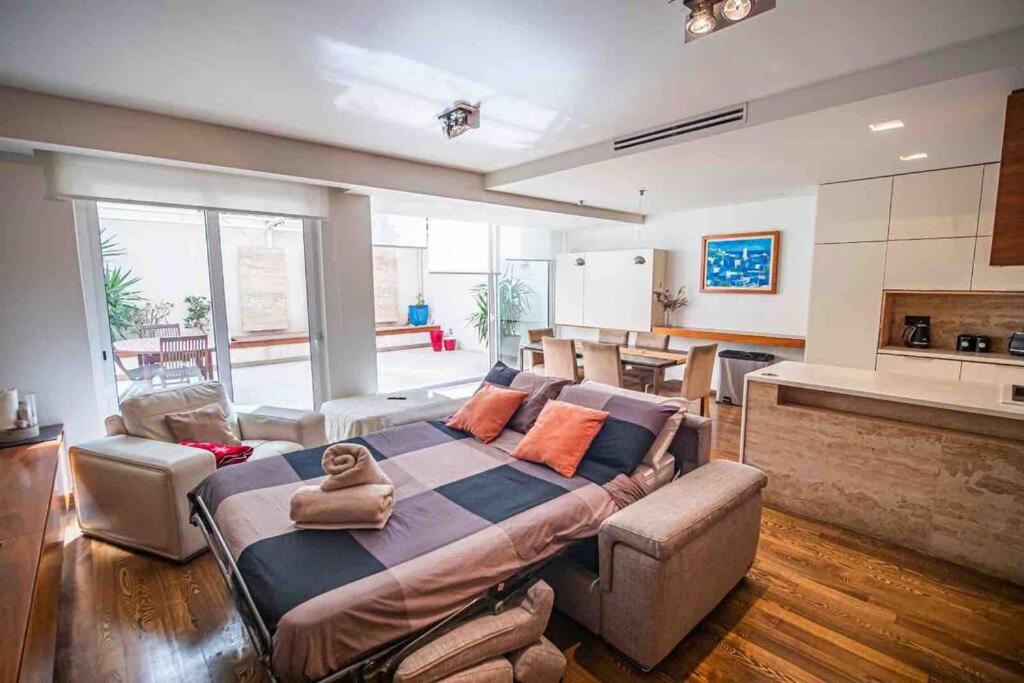 Pembroke St Julians Luxury, Comfort, Location photo 2