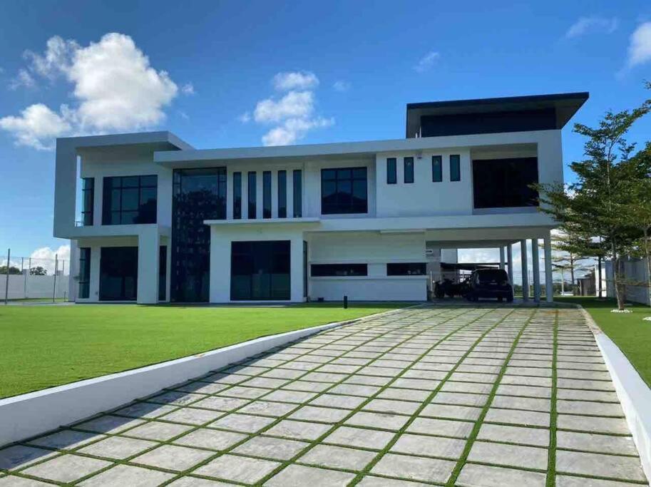 Seri Alam Y19 Luxury Spacious Villa