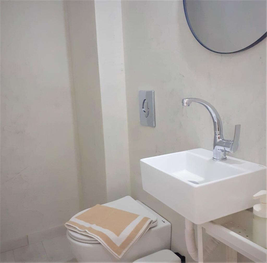 Kineta Seaside Summer Apartments photo 4