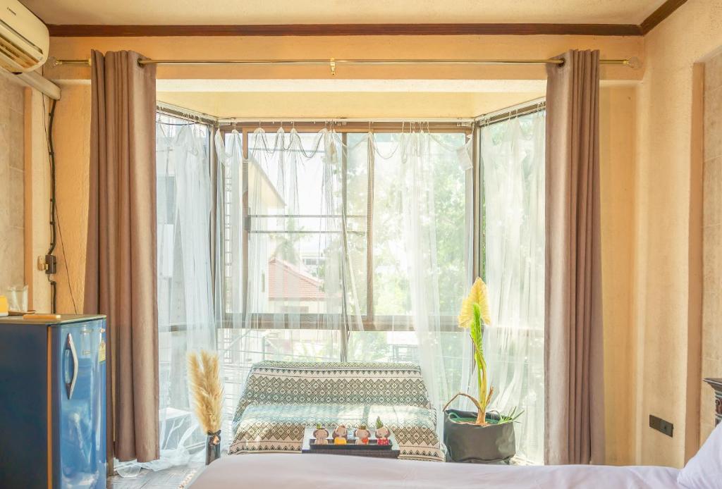 Blue Dream Guesthouse - Tap to explore photos