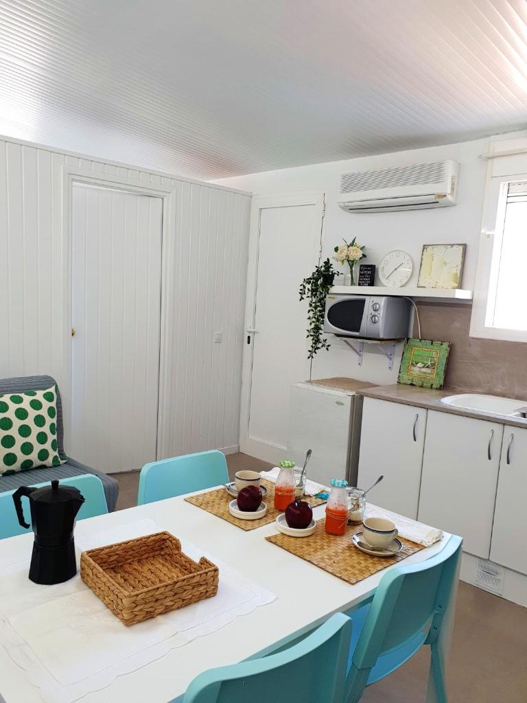 One bedroom appartement with furnished terrace and wifi at Poble Nou 6 km away from the beach photo 1