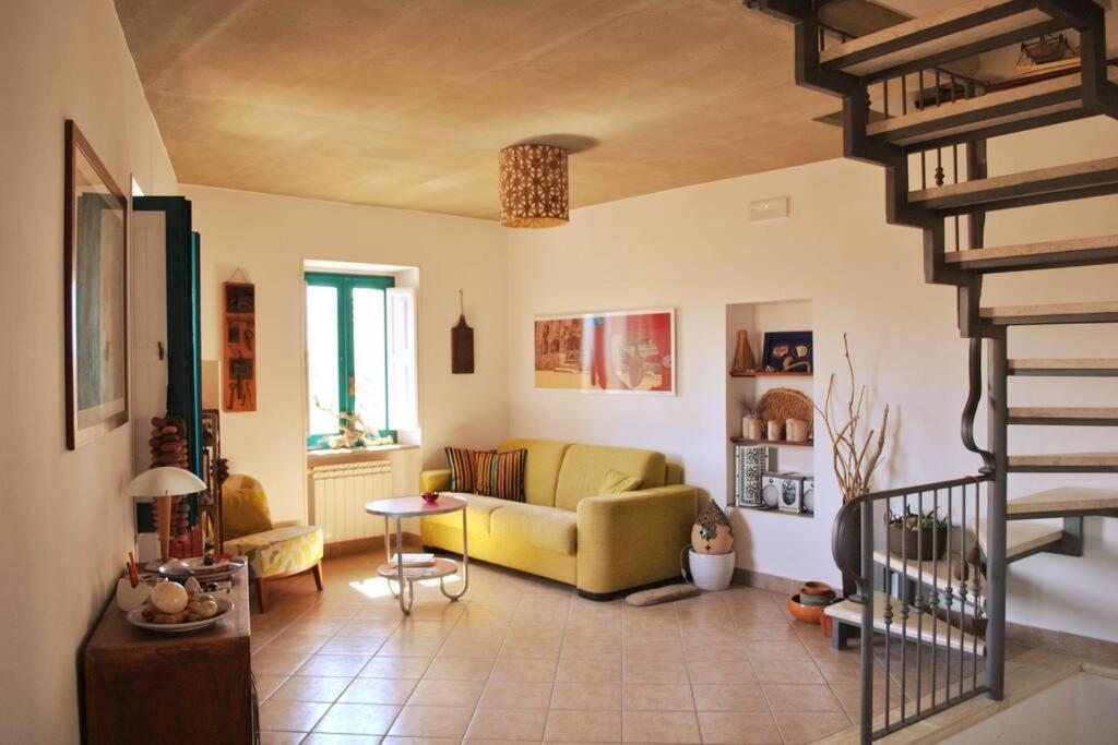 44 Passi Holiday Home - Tap to explore photos