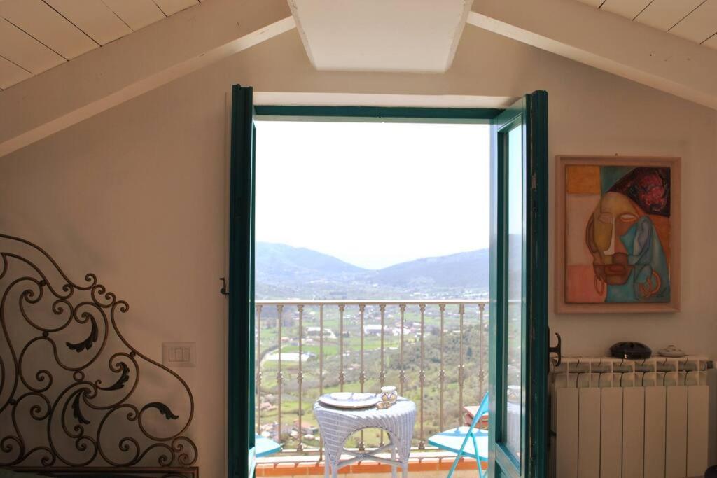 44 Passi Holiday Home - Tap to explore photos