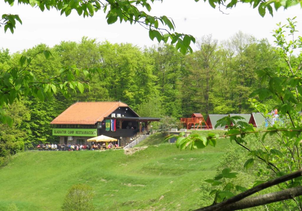 Kamp restavracija Gladiator photo 3