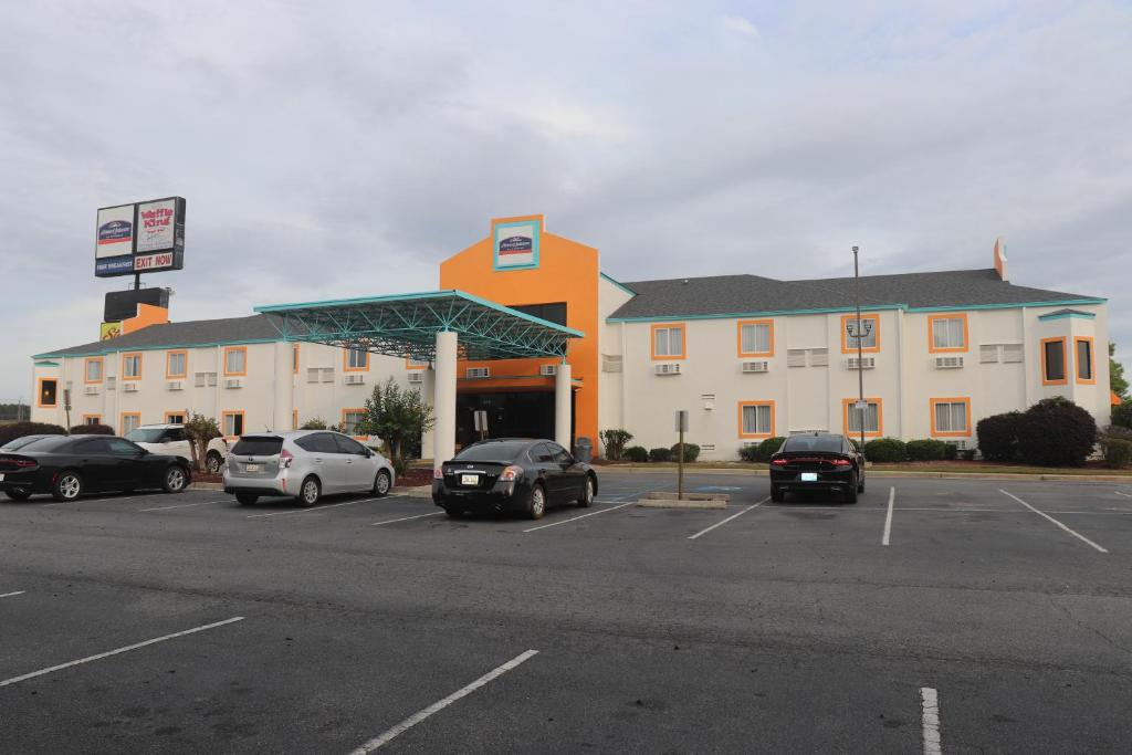 Howard Johnson by Wyndham Tifton GA I-75 image