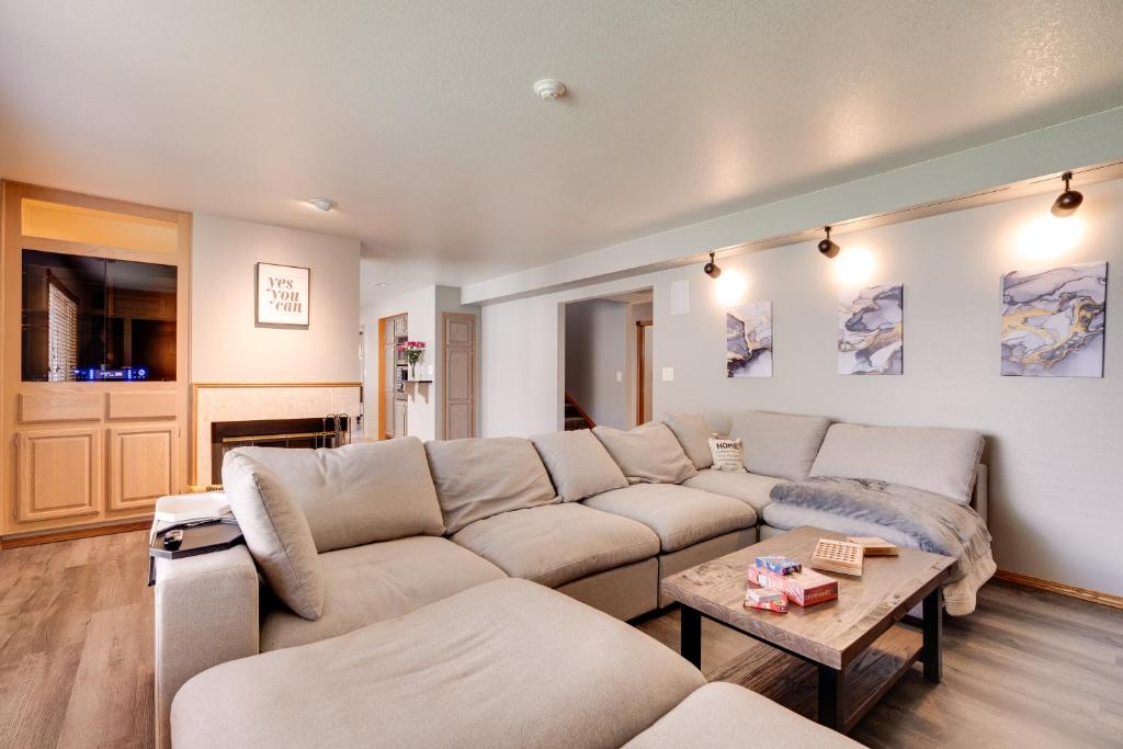 Moses Lake Vacation Rental with Hot Tub and Game Room photo 3