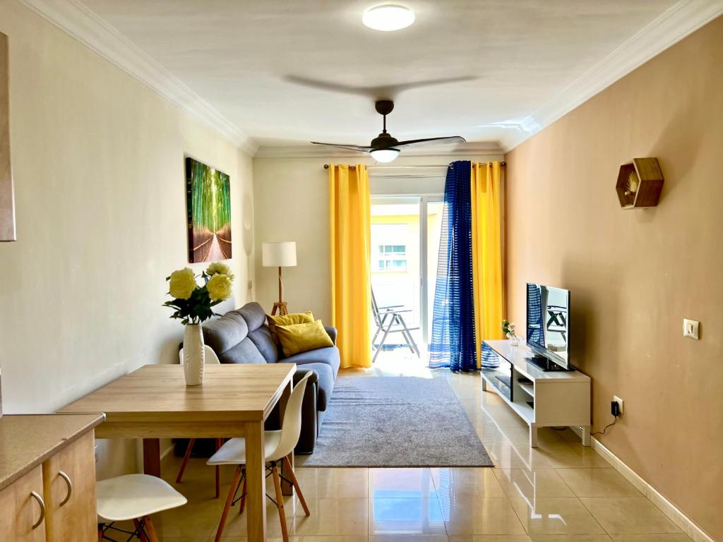 Spacious apartment near the beach in Playa San Juan
