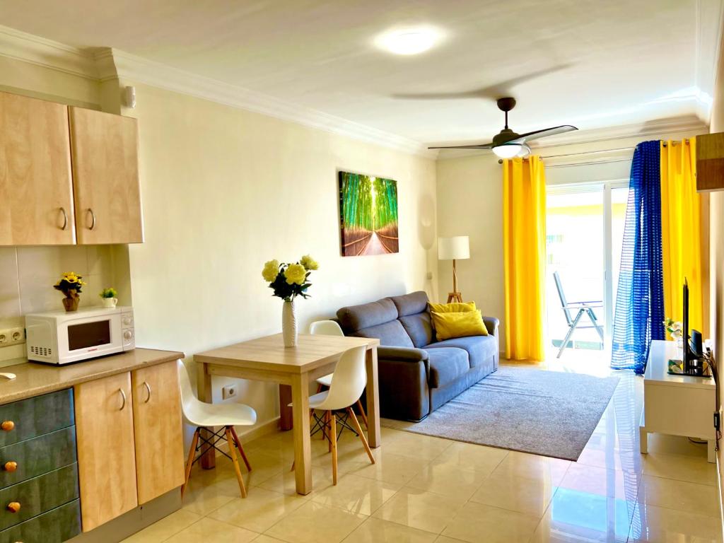 Spacious apartment near the beach in Playa San Juan photo 1
