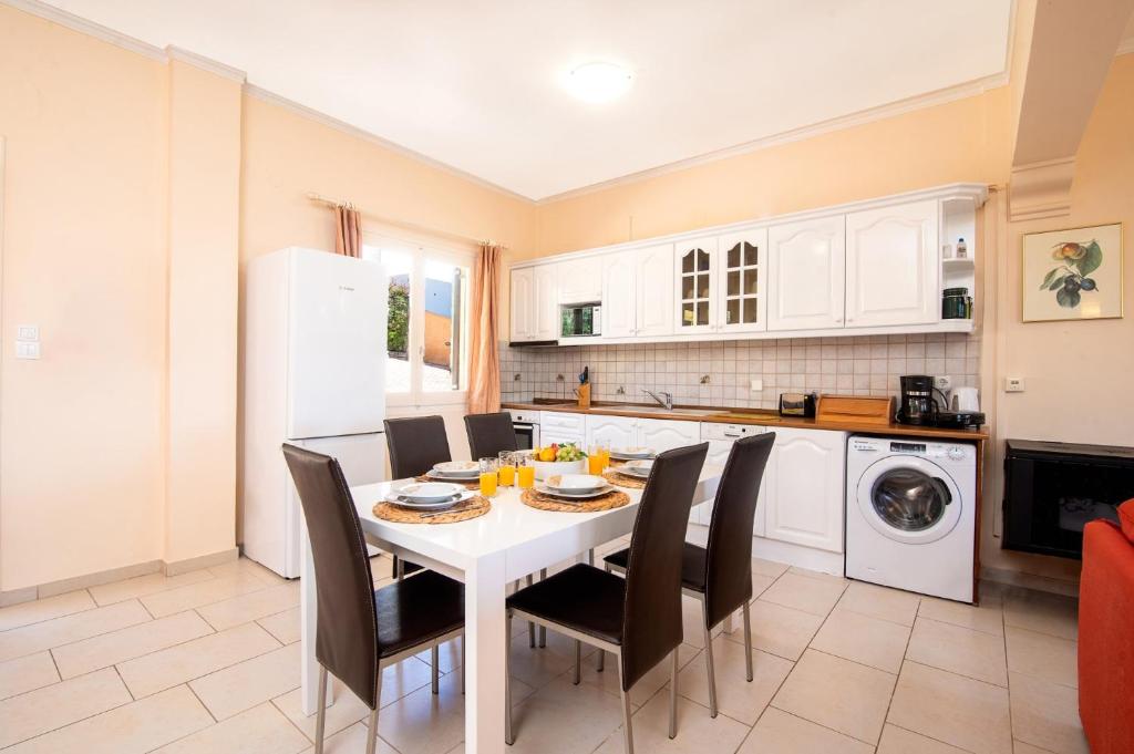 Villa Xenia by Villa Plus photo 4