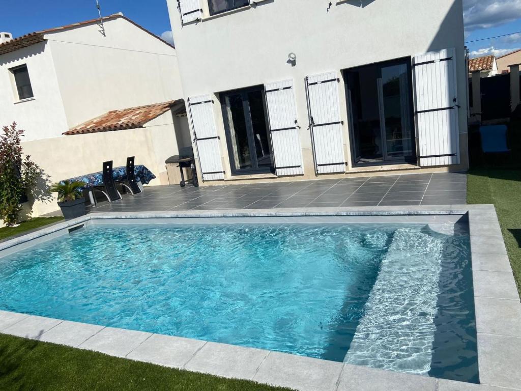 jolie villa avec piscine photo 1