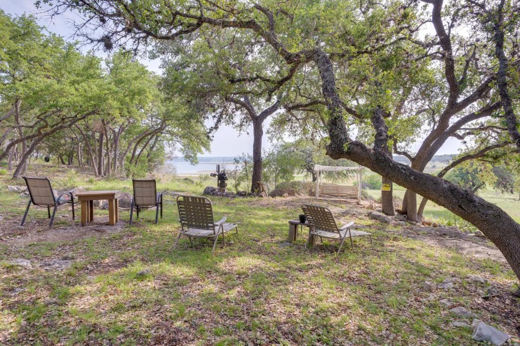 Charming Canyon Lake Cottage with Pool and BBQ Pit! photo 3